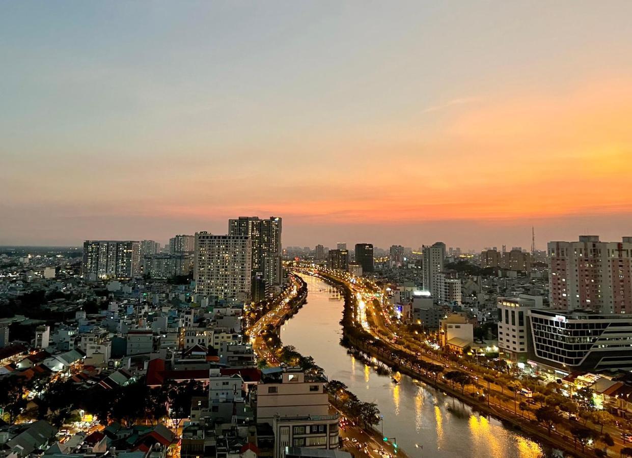 2Brs City View In The Heart Of Saigon - Free Infinity Pool Хошимін Екстер'єр фото