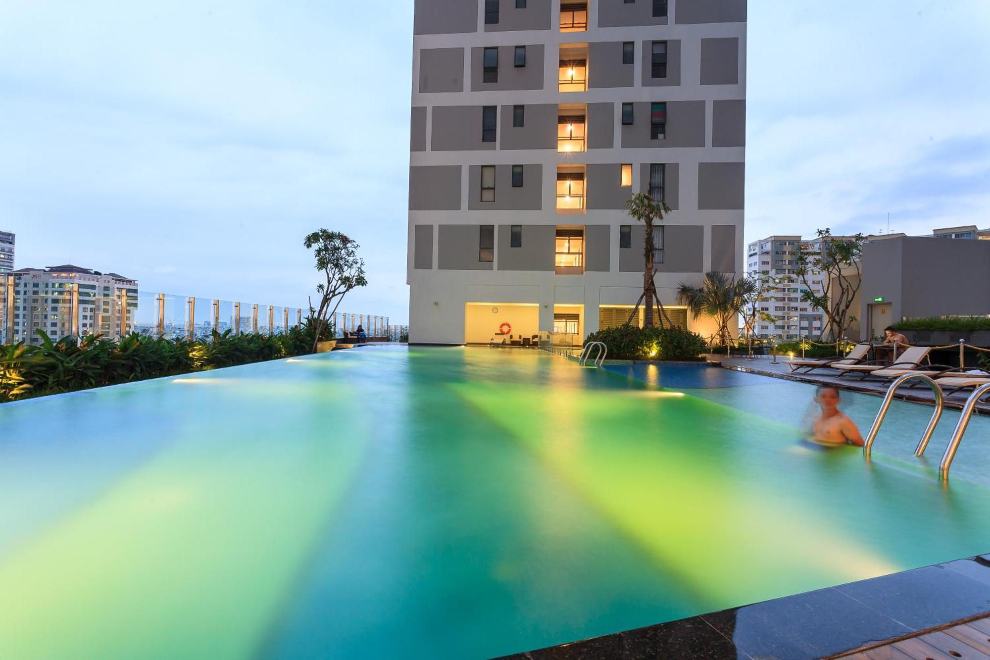 2Brs City View In The Heart Of Saigon - Free Infinity Pool Хошимін Екстер'єр фото